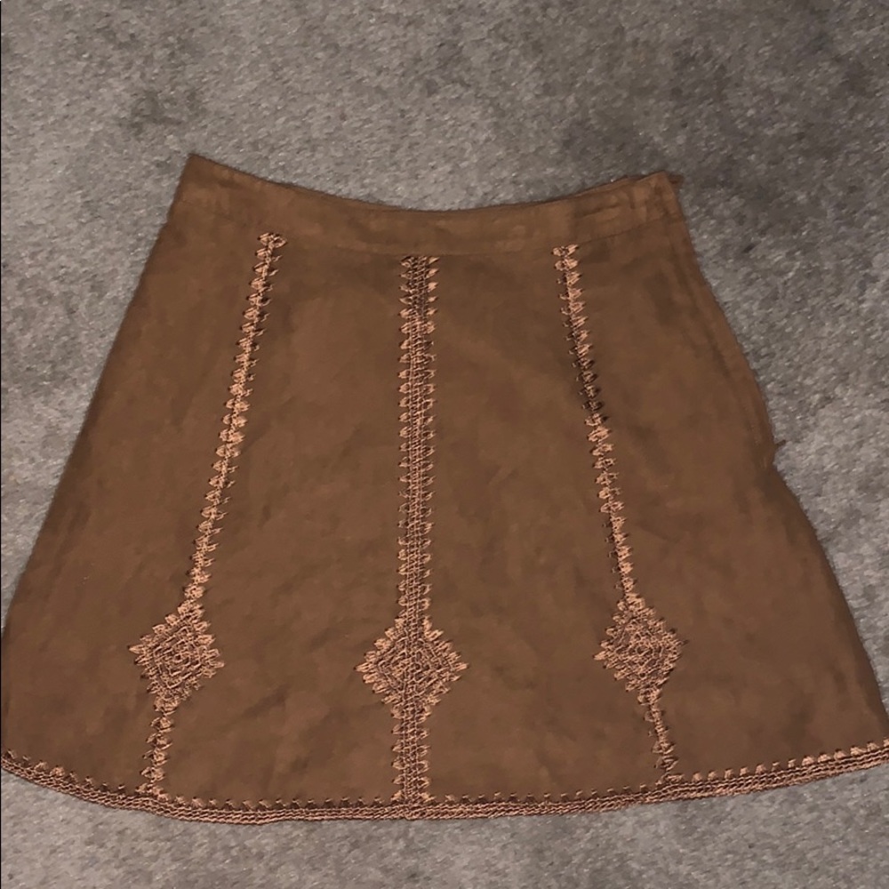Size 4 tan summer skirt.